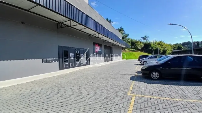 SALA COMERCIAL PISO SUPERIOR PARA LOCAÇÃO NO BAIRRO SALTO EM BLUMENAU APROX. 325 M!