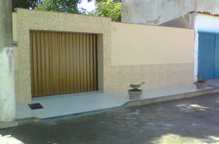 Aluga-se casa no Centro de Conceição da Barra-ES