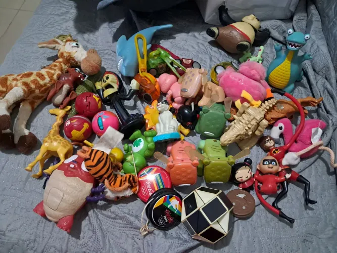 Brinquedos McDonald's - cada 1 por 10 reais cada