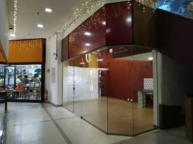 Imóvel para aluguel possui 30 metros quadrados em Centro - Rio das Ostras - RJ