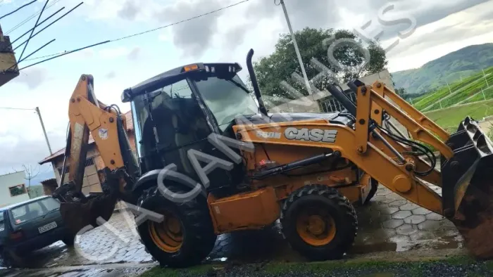 RETROESCAVADEIRA CASE ANO 2015 COM 4.900H