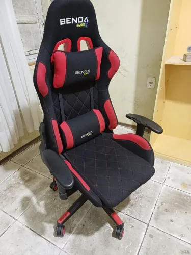 Cadeira Gamer Benoa Preta e Vermelha Reclinável + Almofadas