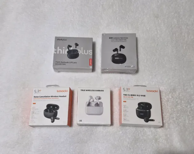 Fones de Ouvido Diversos Modelos Cores Branca e Preta