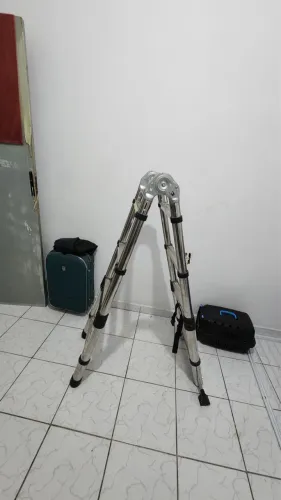 Escada telescópica dobrável no precinho