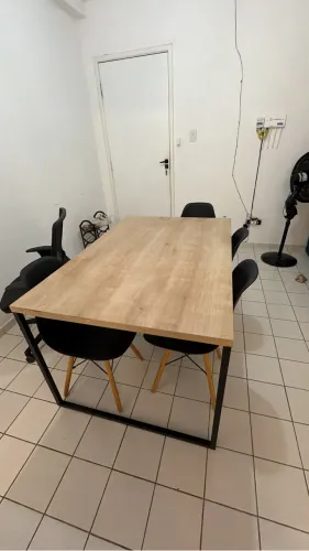 Mesa + 4 Cadeiras