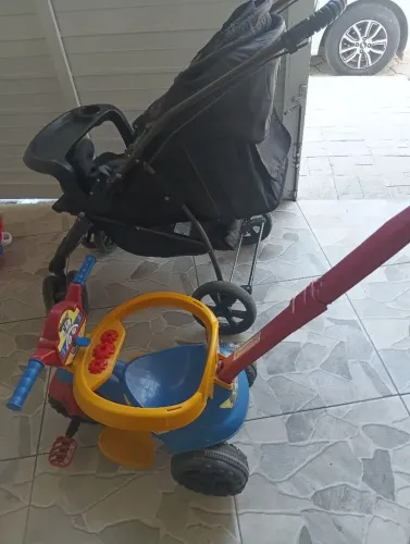 Desapego carrinho + motoca