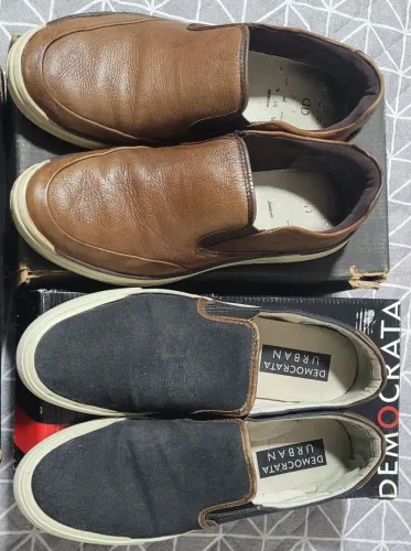 Vendo 2 pares de sapatenis N. 42 democrata por R$ 80,00