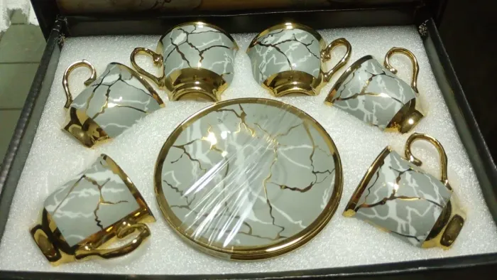 Xícaras em porcelana 12 peças