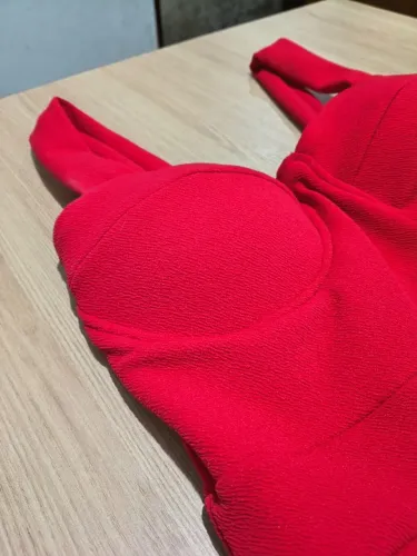 Vestido de festa Longo Vermelho com Fenda e Bojo - Tam M