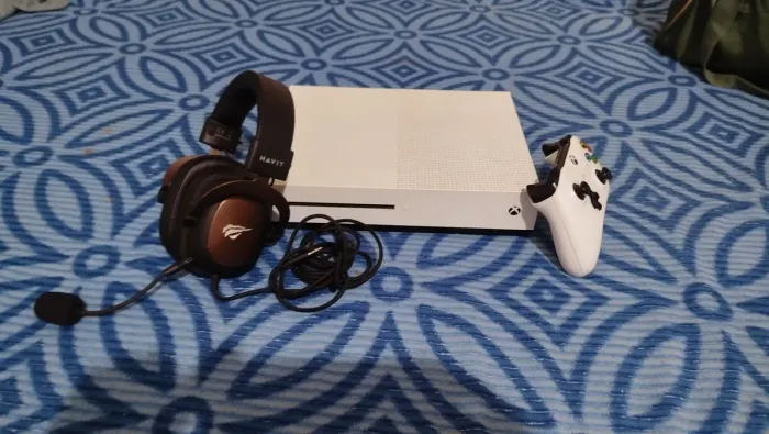 Xbox one c/ fone 1.100
