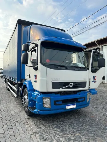 VOLVO VM 270 6x2R + Sider Random 9,70M