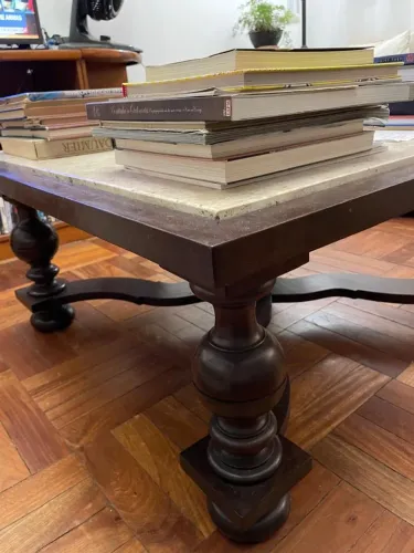 Mesa de Centro em madeira e mármore