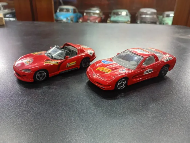 Viper e Corvette 1/43 Italy Burago 