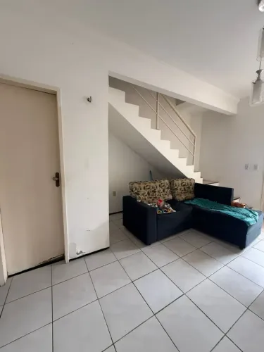 OPORTUNIDADE NA LAGOA REDONDA CASA COM LOCALIZAÇÃO PRIVILEGIADA