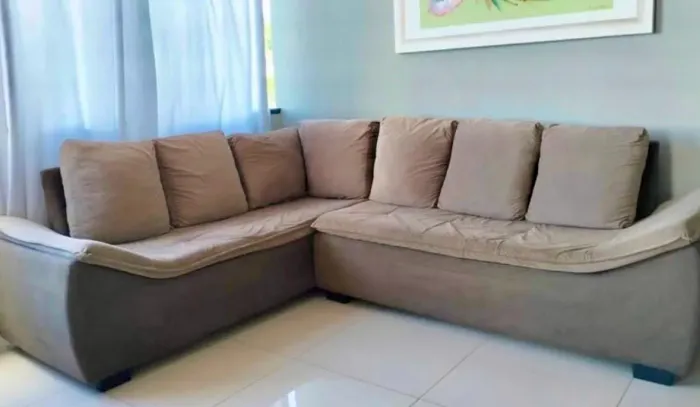 Vendo um sofá