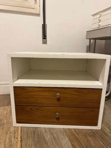 Mesa de cabeceira