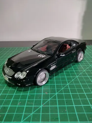 Miniatura Mercedes SL 55 AMG 1/18.