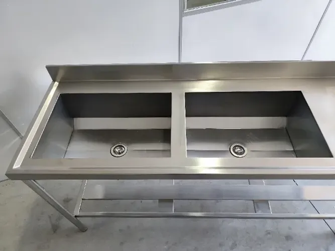 Pia inox 2 bojos reforçada 2,20×0,60×0,90 tampo 20#