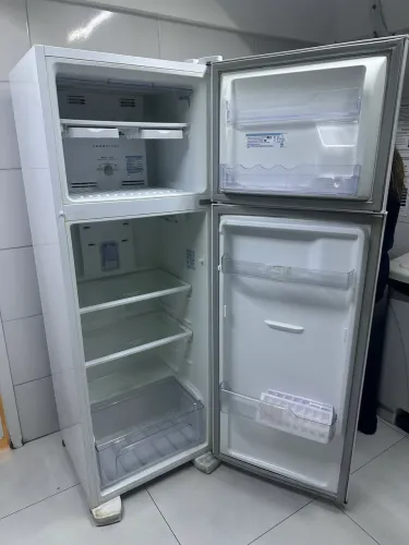 Geladeira Duplex Frost Free de 310 litros