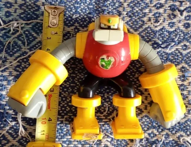 ( Leia ) Boneco Guts Man Mega Man McDonald's 2006