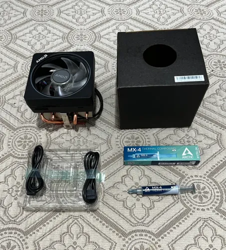 Cooler AMD Wraith Prism RGB + Arctic MX-4