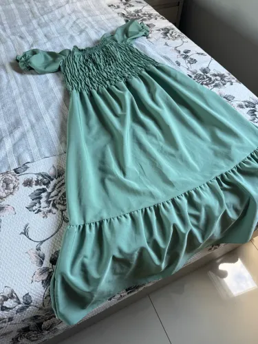 VESTIDO VERDE