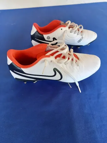 Chuteira Nike Tiempo Legend 10 Club - 38