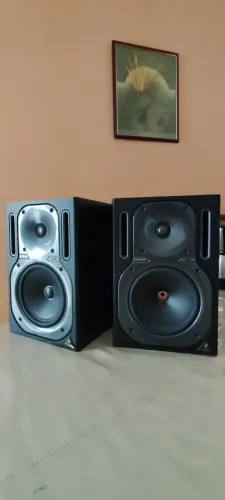 Behringer Truth B2030A |  Par de Monitores de Referência Ativos