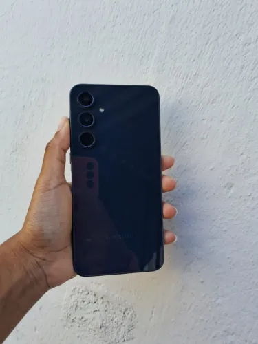 Samsung A35 5G - Conservado e Sem Detalhes