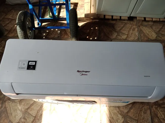 Ar condicionado Springer Mideia de 12 mil BTUs