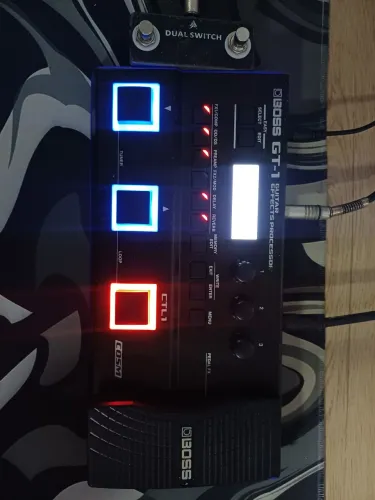 Pedaleira Boss GT-1 + Mosky Dual Switch