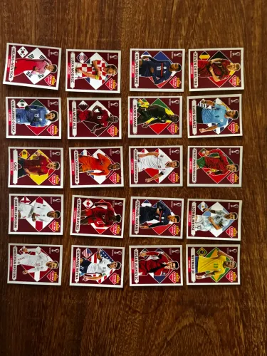 Coleção Completa - 20 Figurinhas Legends Bordô Copa do Mundo 2022