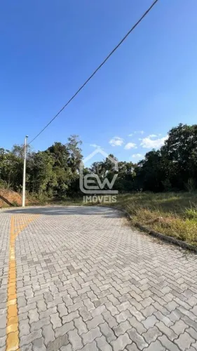 Lote no Residencial Mazzola Feustel com 330m² em Schroeder/SC