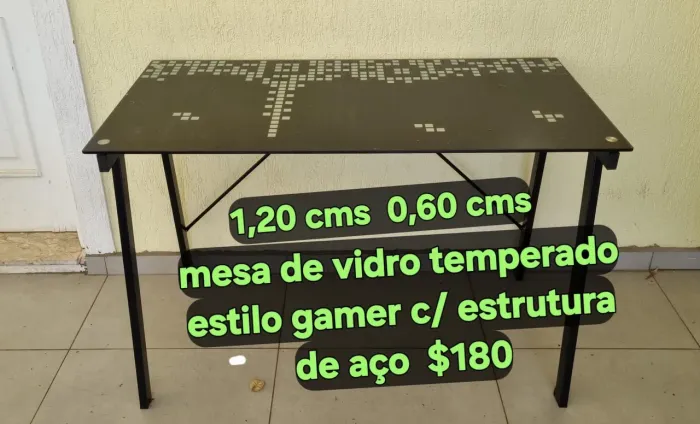 Mesa de vidro temperado estilo gamer c/ estrutura de aço