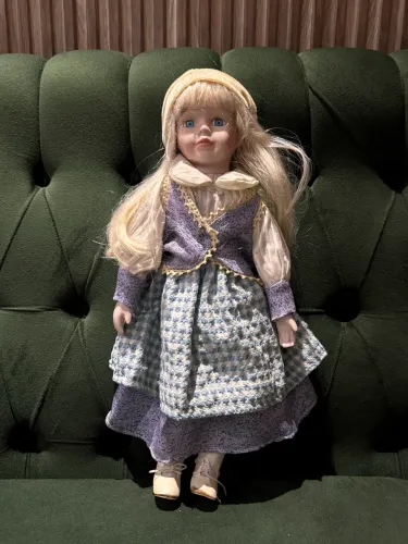 Boneca Porcelana 38cm