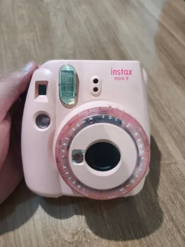 Polaroid instax mini 9