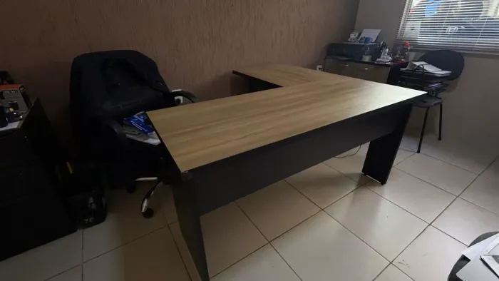 MESA EM L para escritório