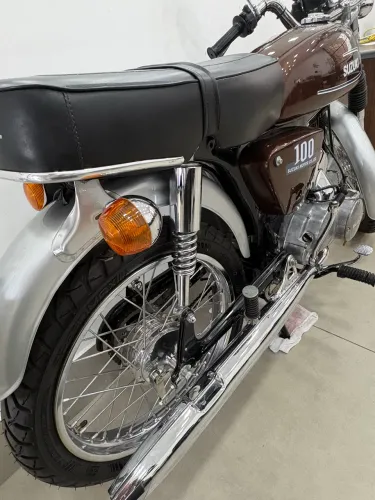 Suzuki 100
