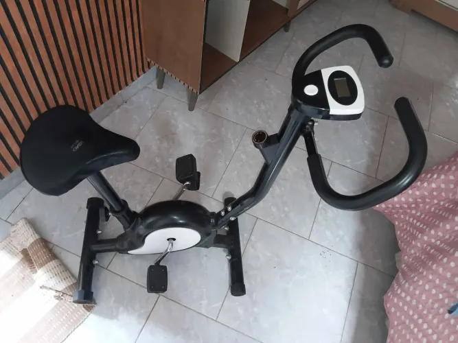 BICICLETA ERGOMÉTRICA