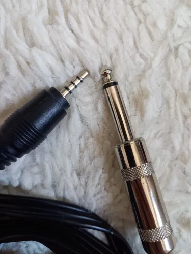 Cabo de Áudio Estéreo P3 - P10 