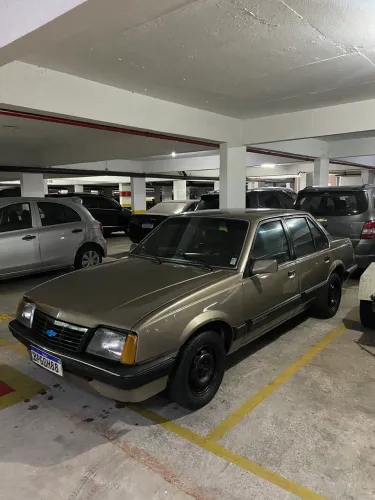 Chevrolet Monza Classic SE 2.0 /mpfi E EFI 2P E 4P 1986