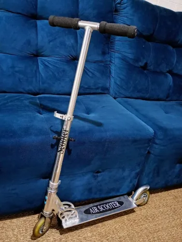 Patinete Aço Inox com +30 anos de idade