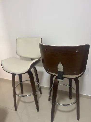 02 (Duas) Banquetas alta giratórias para balcão cozinha área gourmet