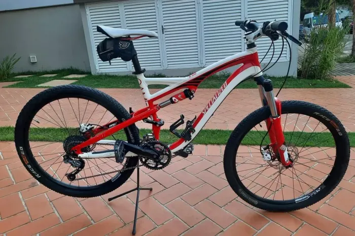 Bicicleta Specialized Camber - Full Suspension
