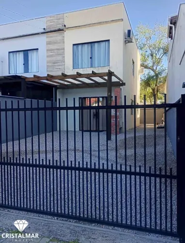 Geminado a 395 metros da Praia, em Bombinhas SC