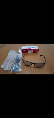 Par de Óculos 3D para Cinema 3D LG