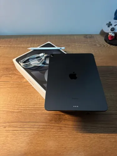 iPad Air (5th generation) 64GB 