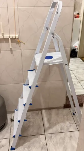 Escada: retirar no centro de Poa, não entrego!