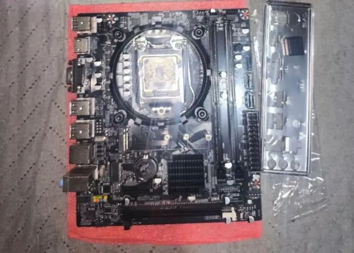Combo Placa Mãe H55 LGA 1156 + Processador i7 860 (4 Núcleos / 8 Threads)