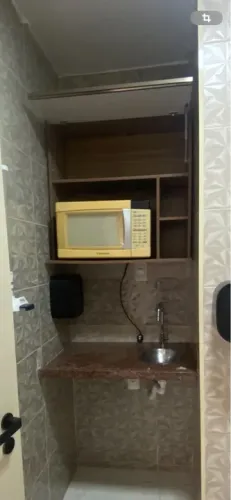 Armário de Cozinha Aéreo com Prateleira para Micro-ondas